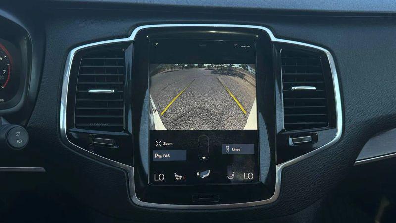 2016 Volvo XC90 T6 Momentum