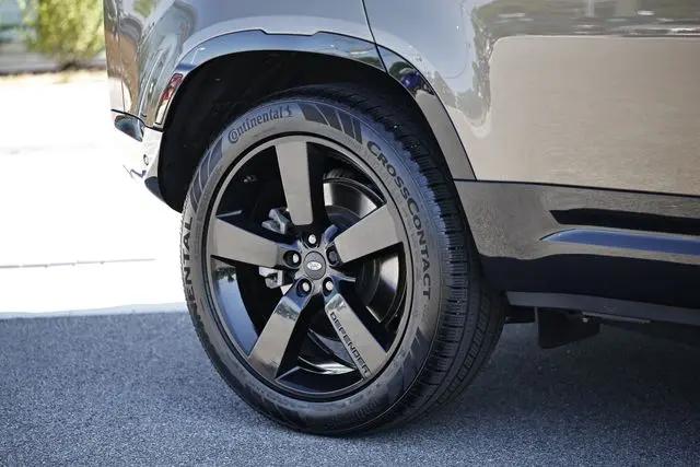 2023 Land Rover Defender 110 X-Dynamic SE