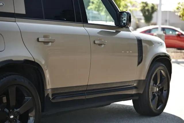 2023 Land Rover Defender 110 X-Dynamic SE