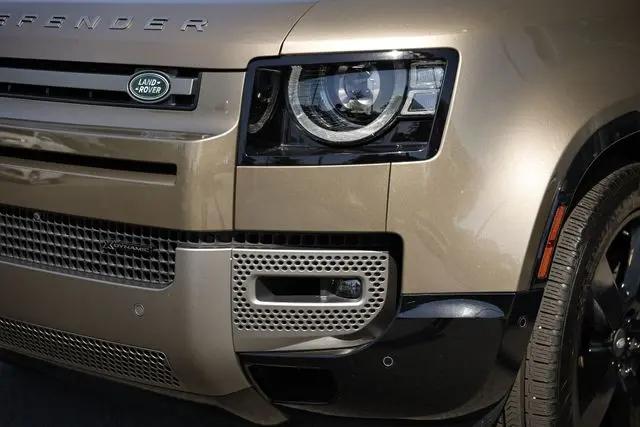 2023 Land Rover Defender 110 X-Dynamic SE