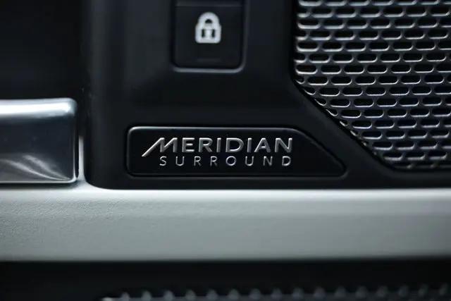 2023 Land Rover Defender 110 X-Dynamic SE