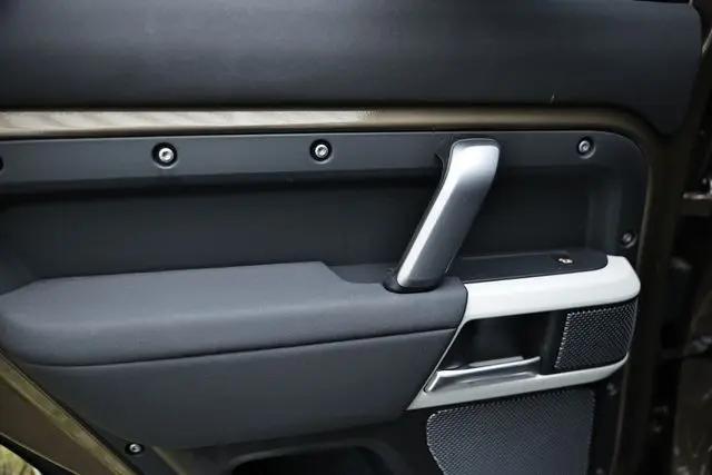 2023 Land Rover Defender 110 X-Dynamic SE