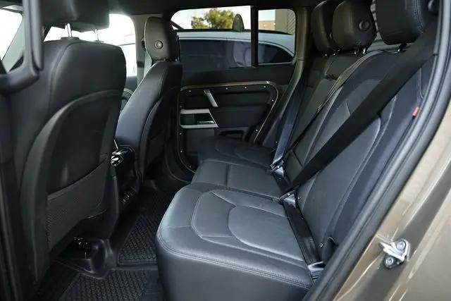 2023 Land Rover Defender 110 X-Dynamic SE