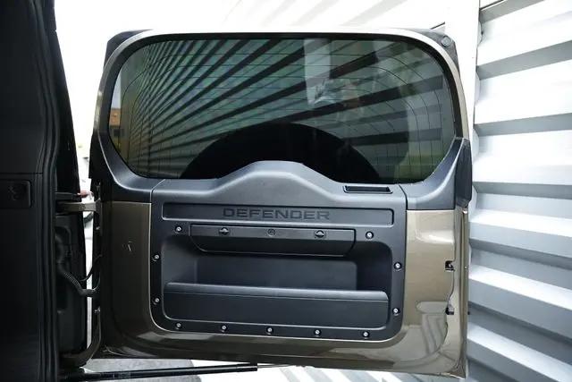 2023 Land Rover Defender 110 X-Dynamic SE