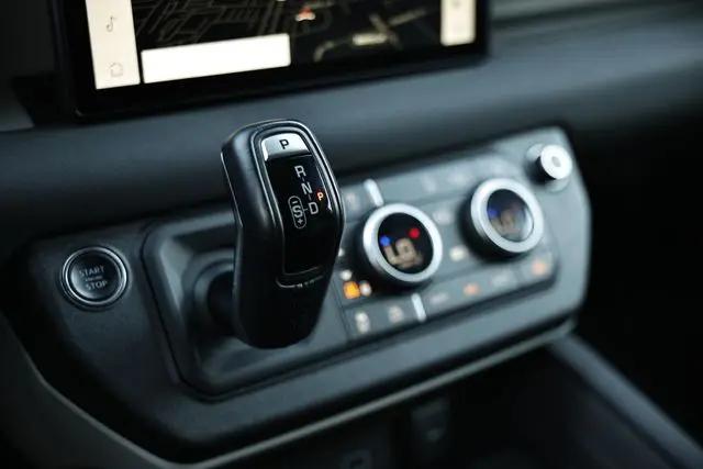 2023 Land Rover Defender 110 X-Dynamic SE