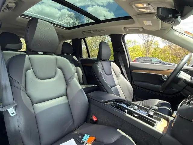 2023 Volvo XC90 Recharge T8 Plus Bright Theme 7-Seater