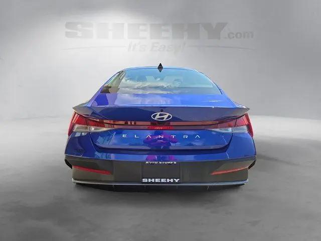 2025 Hyundai Elantra SE