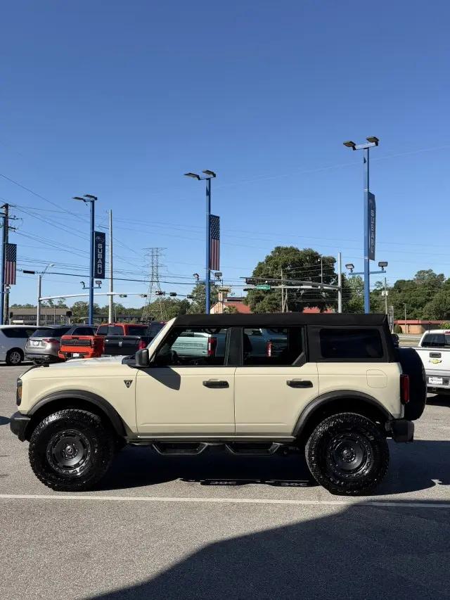 2025 Ford Bronco Base