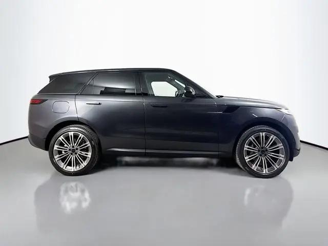2026 Land Rover Range Rover Sport P360 SE
