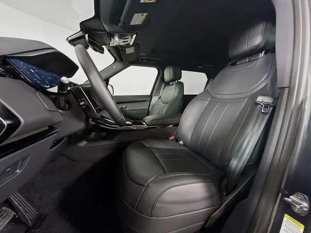 2026 Land Rover Range Rover Sport P360 SE