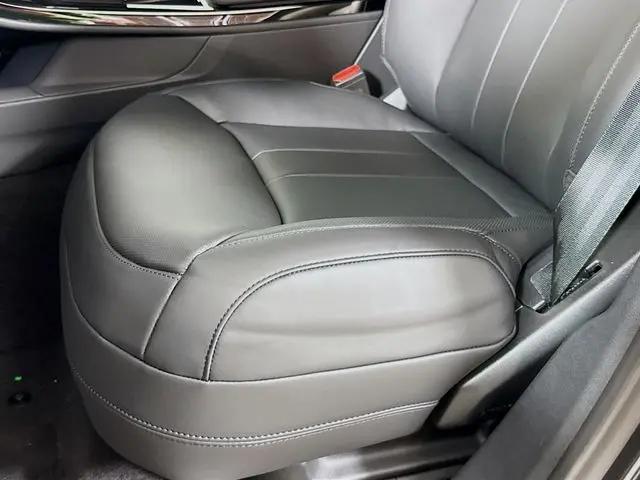 2026 Land Rover Range Rover Sport P360 SE