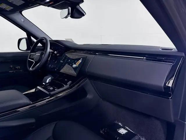 2026 Land Rover Range Rover Sport P360 SE
