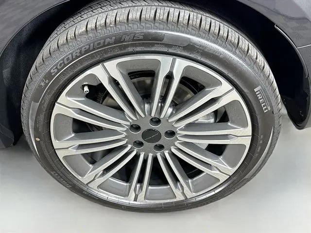 2026 Land Rover Range Rover Sport P360 SE
