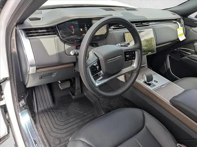 2026 Land Rover Range Rover P400 SE 7 Seat