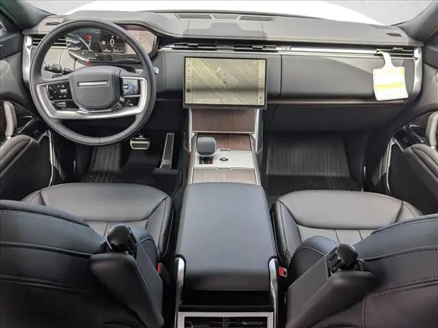 2026 Land Rover Range Rover P400 SE 7 Seat