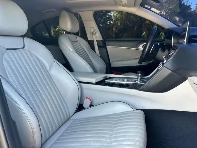 2020 Genesis G70 2.0T RWD