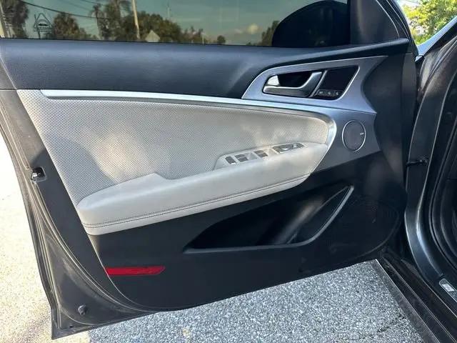 2020 Genesis G70 2.0T RWD
