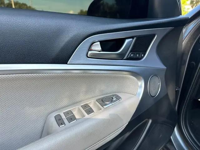 2020 Genesis G70 2.0T RWD