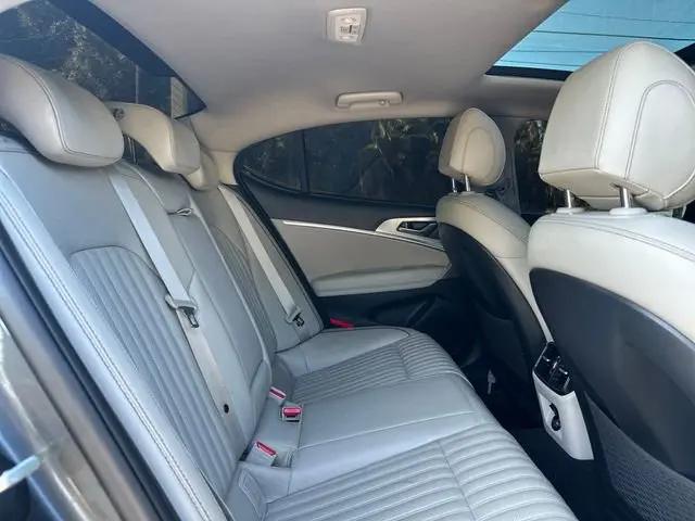 2020 Genesis G70 2.0T RWD