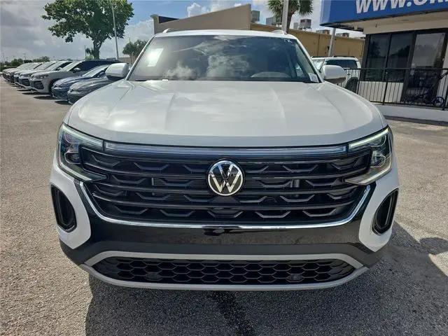 2026 Volkswagen Atlas Cross Sport SE with Technology
