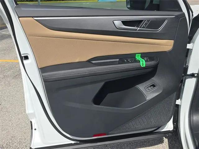 2026 Volkswagen Atlas Cross Sport SE with Technology