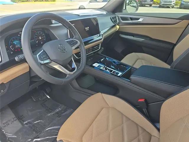 2026 Volkswagen Atlas Cross Sport SE with Technology