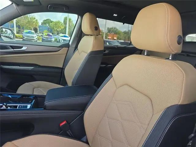 2026 Volkswagen Atlas Cross Sport SE with Technology