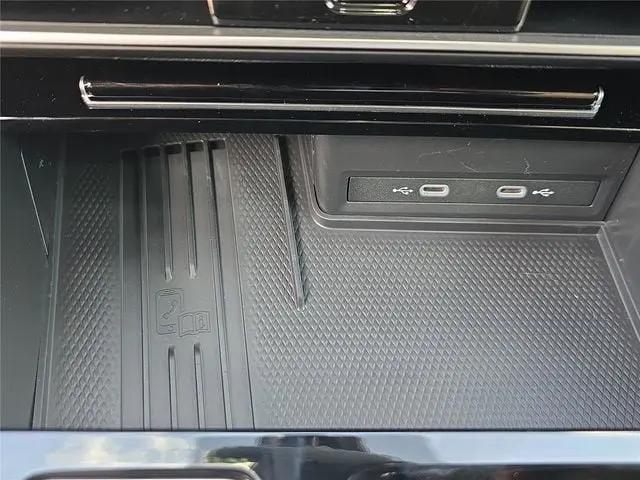 2026 Volkswagen Atlas Cross Sport SE with Technology