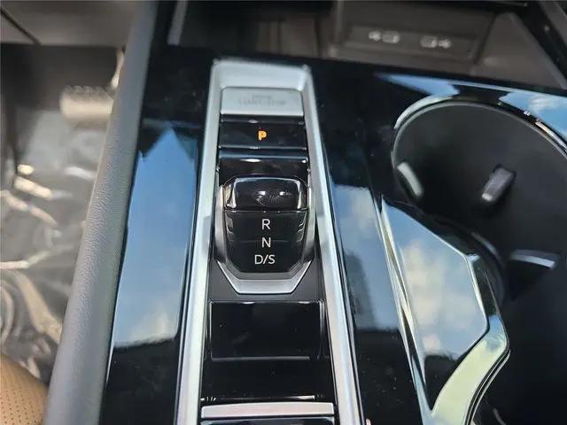 2026 Volkswagen Atlas Cross Sport SE with Technology