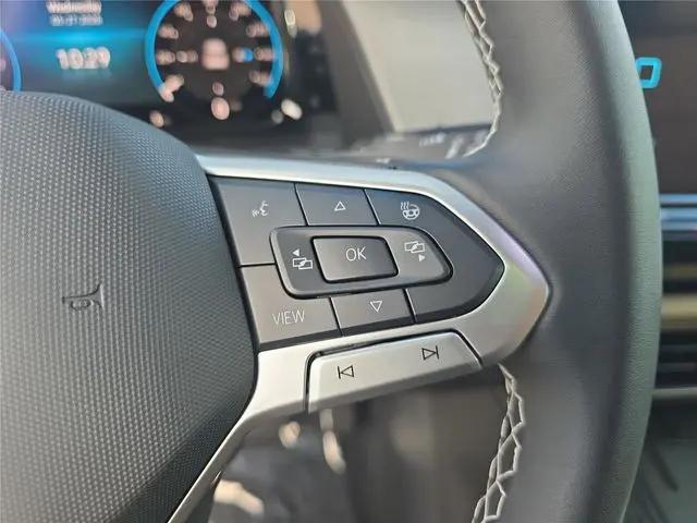 2026 Volkswagen Atlas Cross Sport SE with Technology