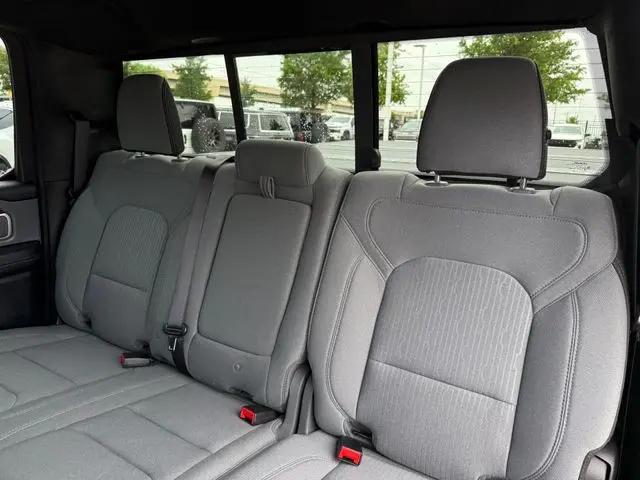 2021 Ram 1500 Big Horn Crew Cab 4x4 6'4" Box