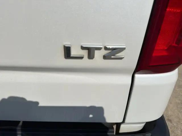 2021 Chevrolet Silverado 1500 4WD Crew Cab Short Bed LTZ