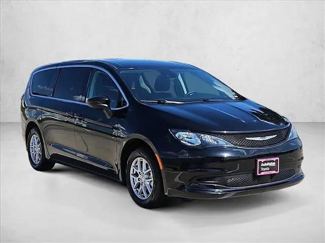 2024 Chrysler Voyager LX