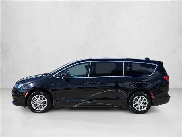 2024 Chrysler Voyager LX