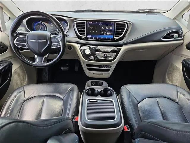 2024 Chrysler Voyager LX