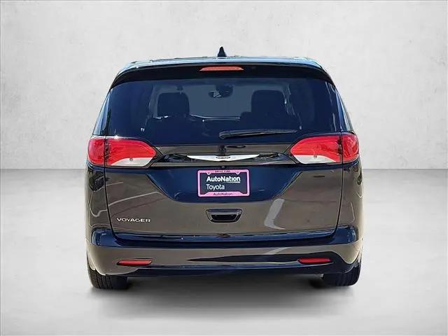 2024 Chrysler Voyager LX