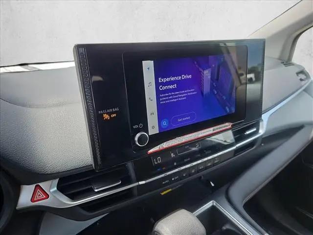 2025 Toyota Sienna LE