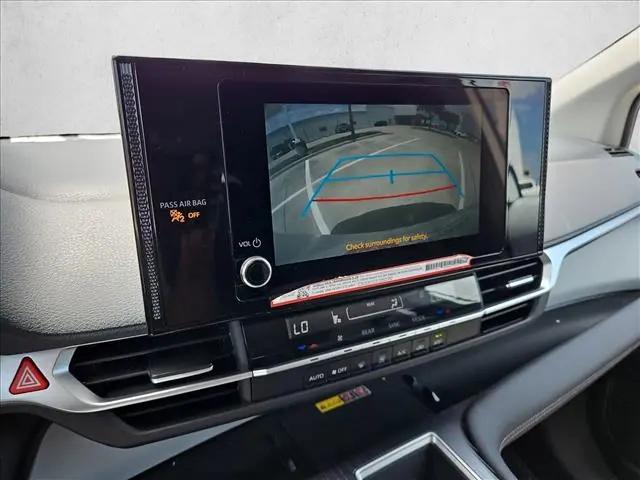 2025 Toyota Sienna LE