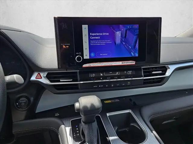 2025 Toyota Sienna LE