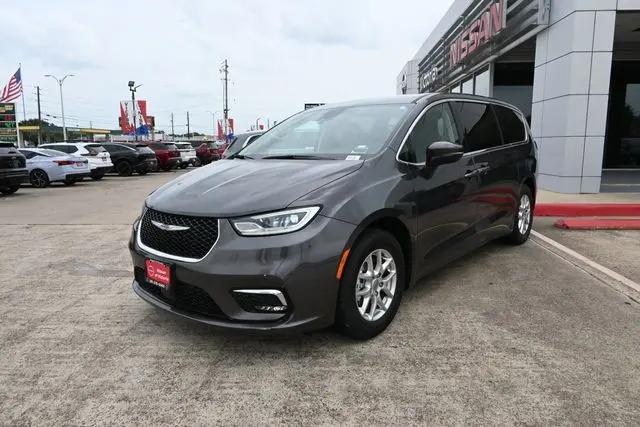 2023 Chrysler Pacifica Touring L for sale in Victoria, TX