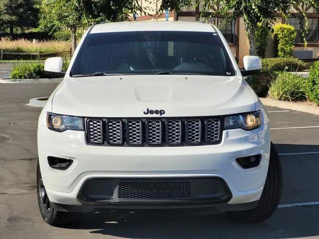 2022 Jeep Grand Cherokee Laredo X 4x4