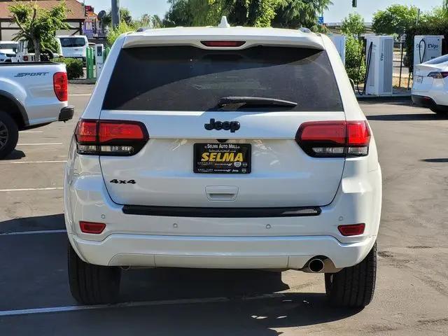2022 Jeep Grand Cherokee Laredo X 4x4