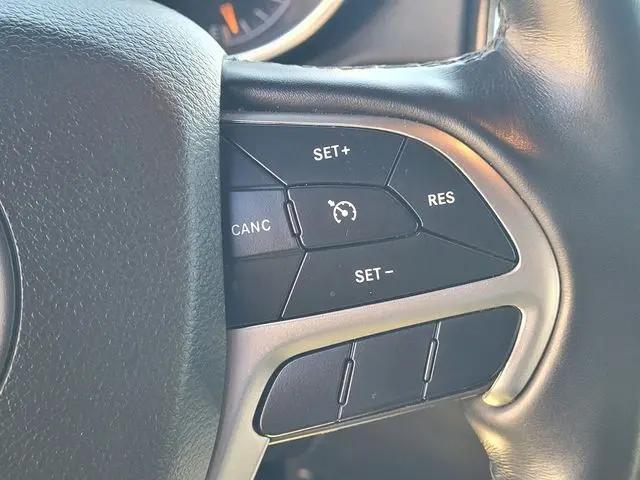 2022 Jeep Grand Cherokee Laredo X 4x4