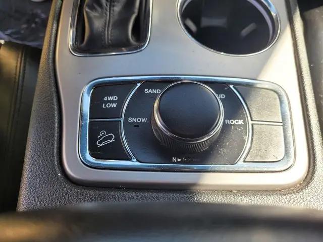 2022 Jeep Grand Cherokee Laredo X 4x4