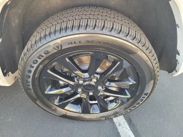 2022 Jeep Grand Cherokee Laredo X 4x4
