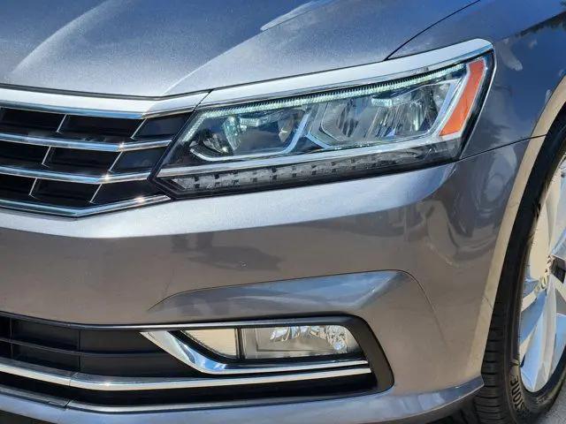 2018 Volkswagen Passat 2.0T SE