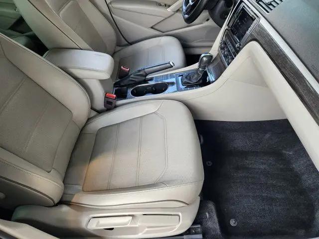 2018 Volkswagen Passat 2.0T SE