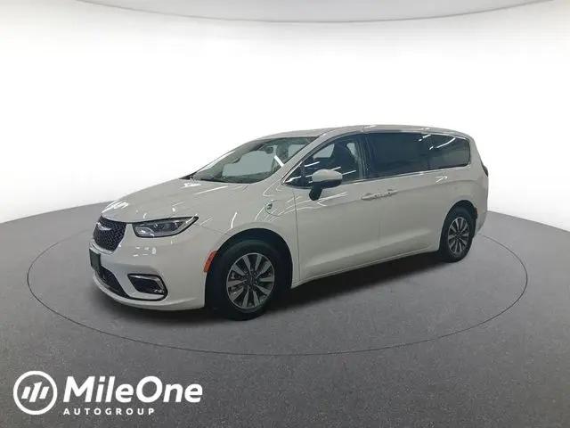 2023 Chrysler Pacifica Hybrid Touring L for sale in Lutherville, MD