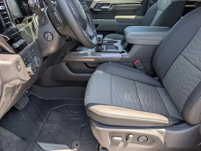2026 Chevrolet Silverado 1500 4WD Crew Cab Short Bed ZR2