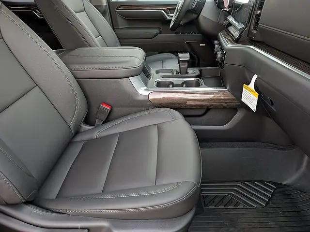 2026 Chevrolet Silverado 1500 4WD Crew Cab Short Bed LT Trail Boss